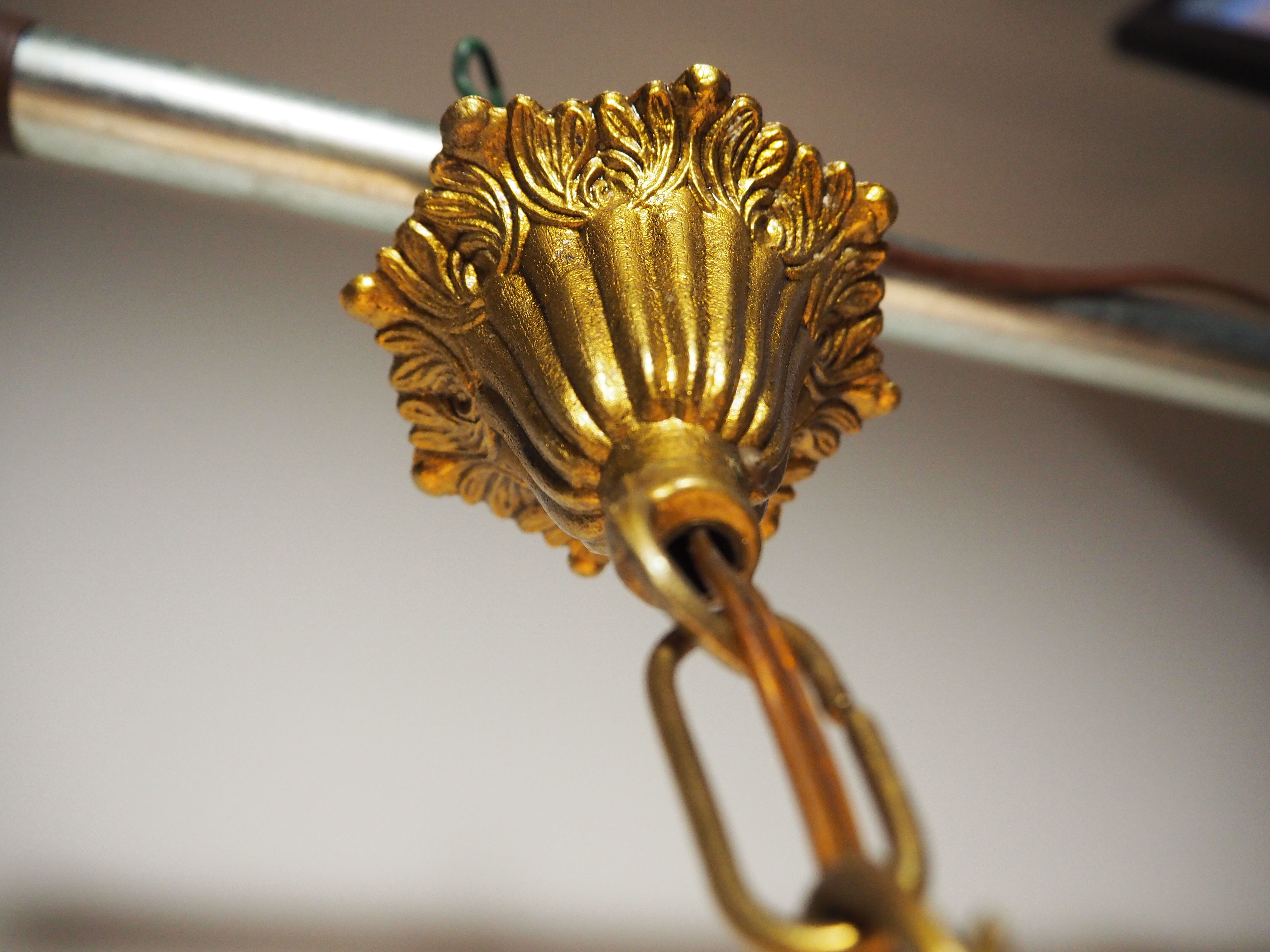 Balloon chandelier with glasses and bronze pampilles