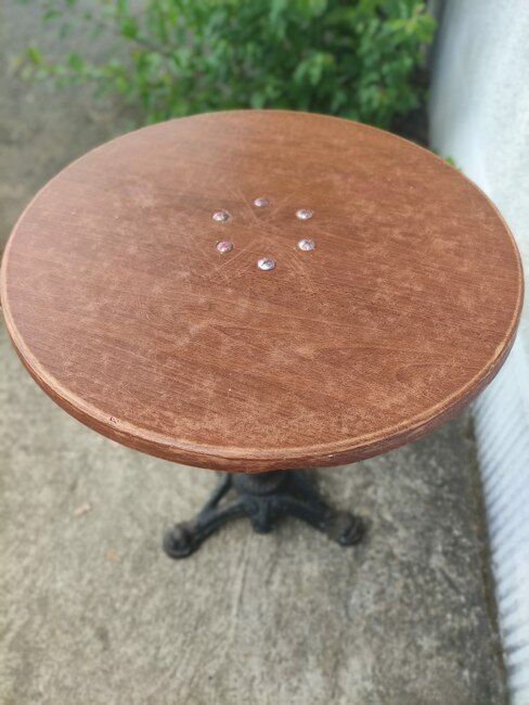 Round bistro table