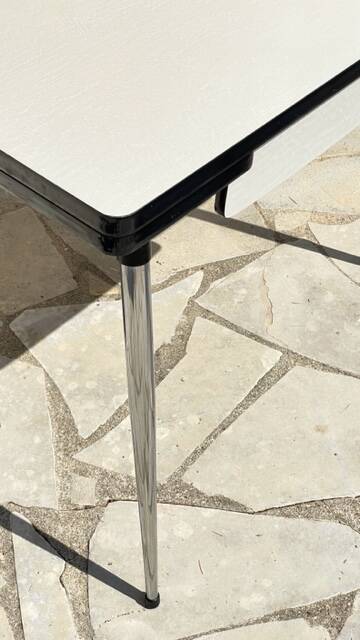 Vintage formica table with 2 extensions