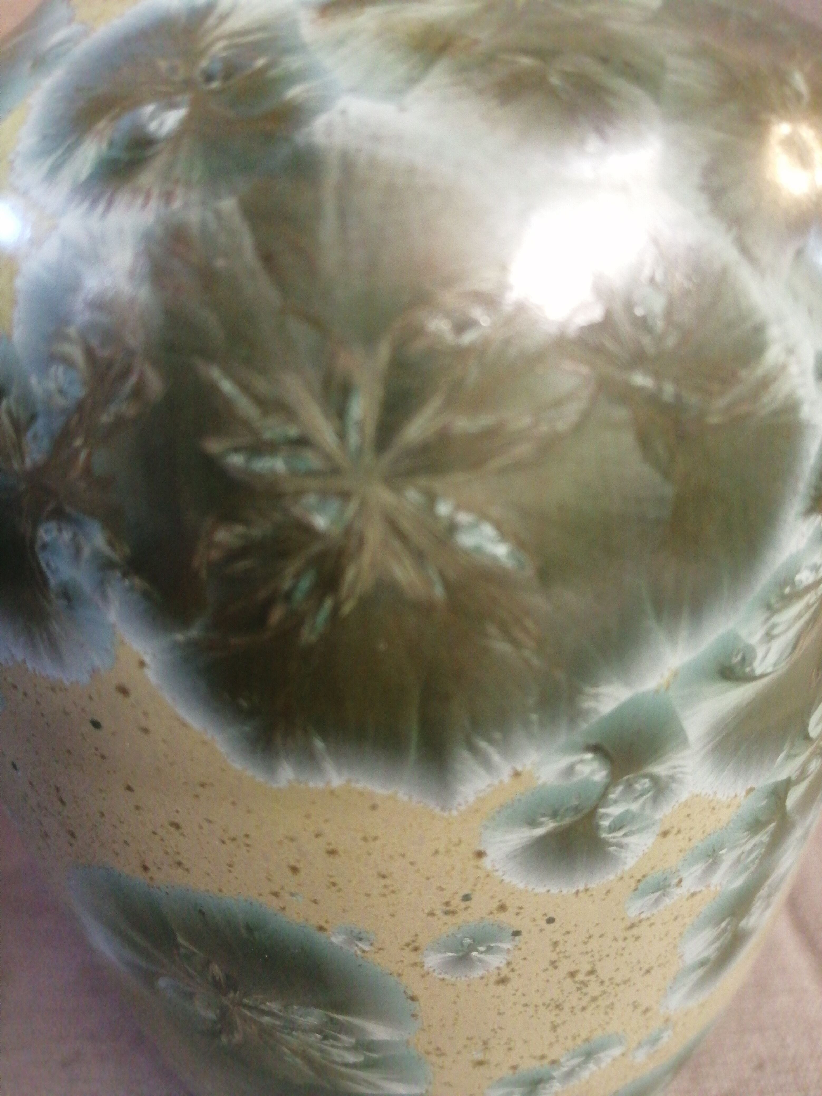 Ceramic vase iridescent decoration
