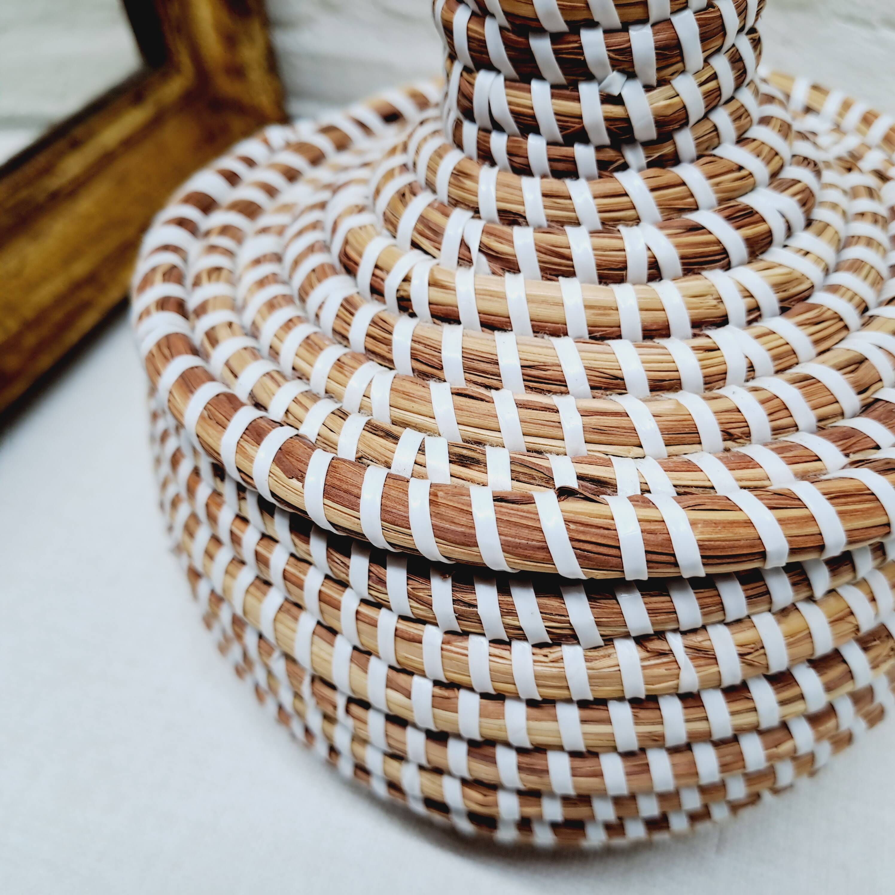Straw jewelry box