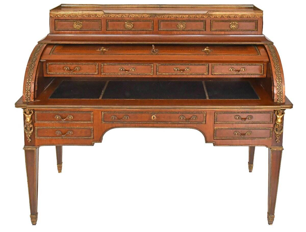 Bureau à cylindre de style Louis XVI en marqueterie