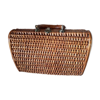 Panier en osier vintage