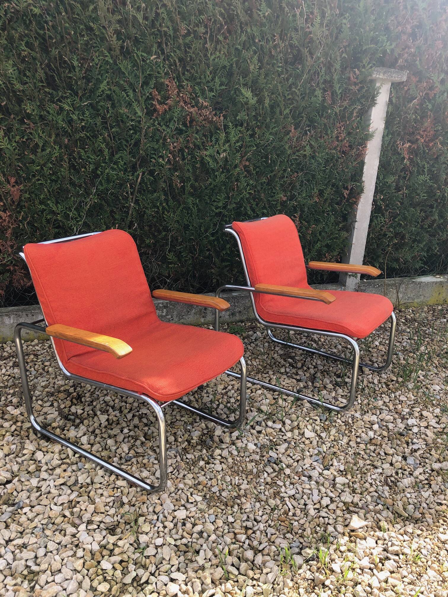 Pair of MB lounge chairs by Marcel Breuer for Knoll
