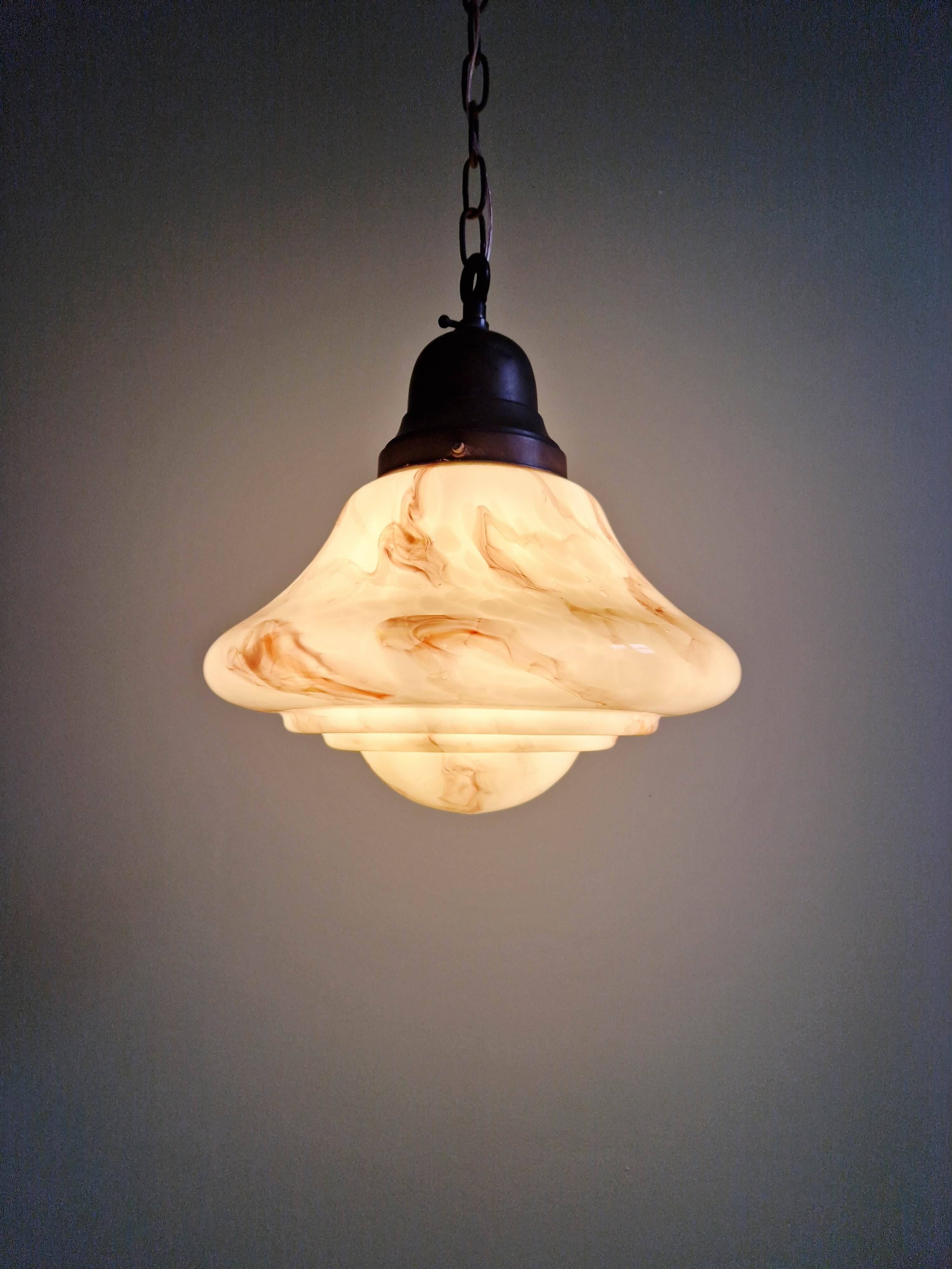 Art Deco suspension in marbled opaline, Scailmont (Belgium), 1920-30