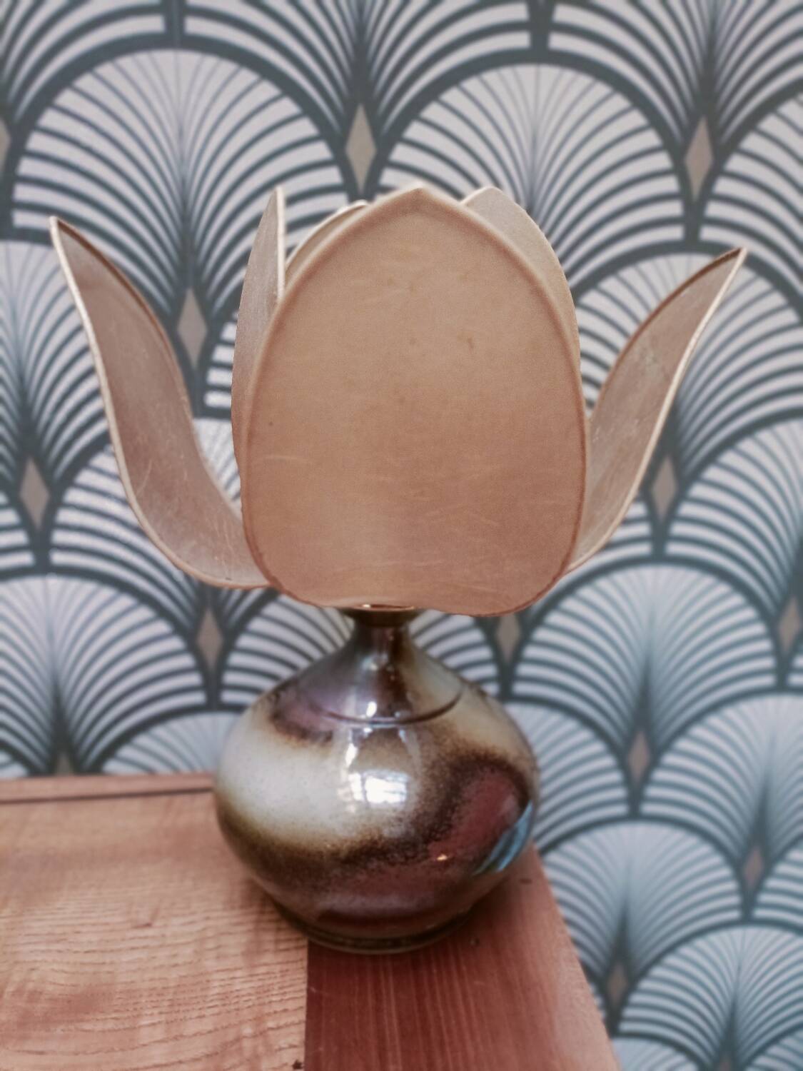 Ceramic lamp, flower