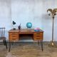 Bureau scandinave en teck avec piétement eiffel métal noir  1950 1960