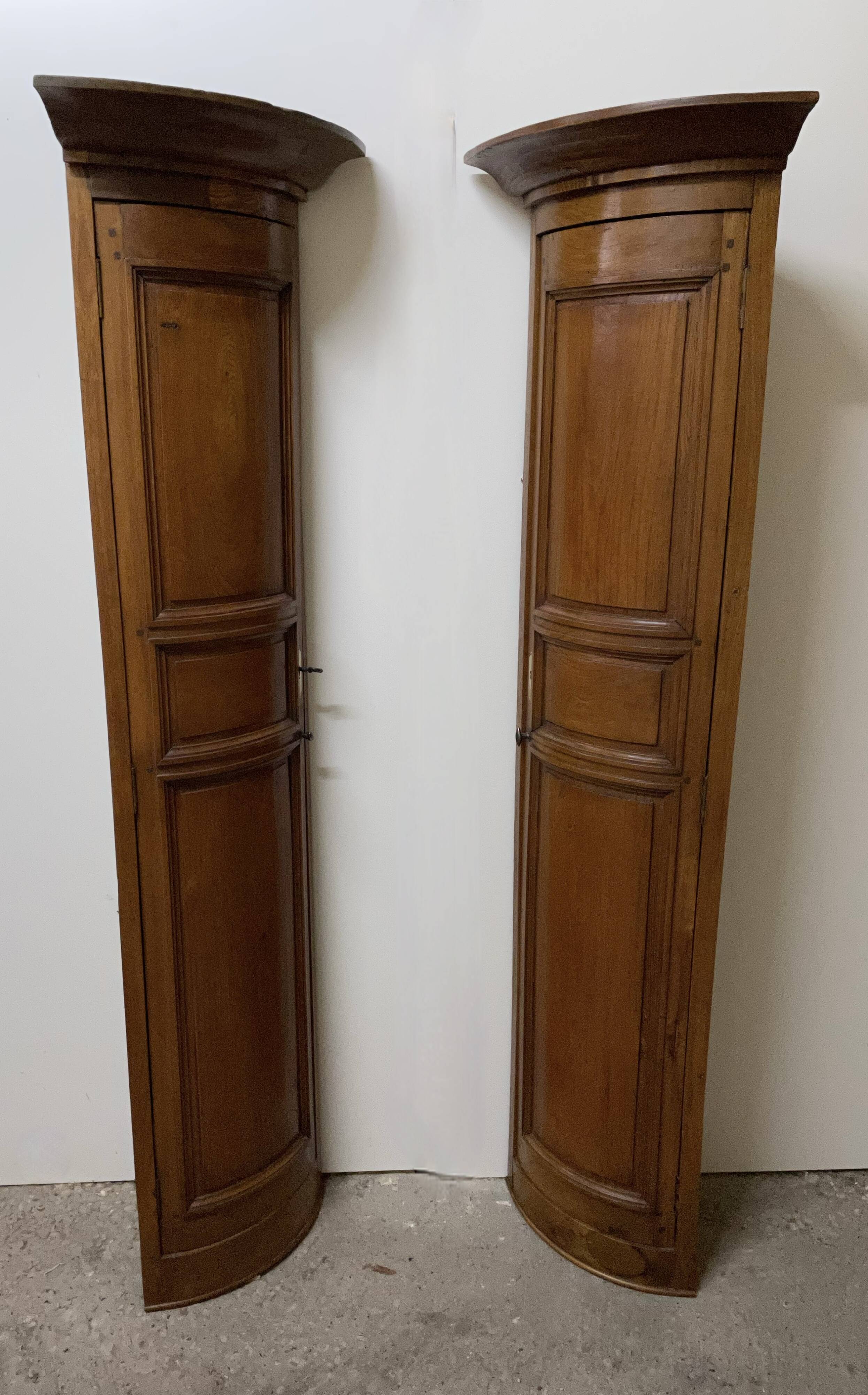 Pair of corners in ash and oak of the nineteenth century