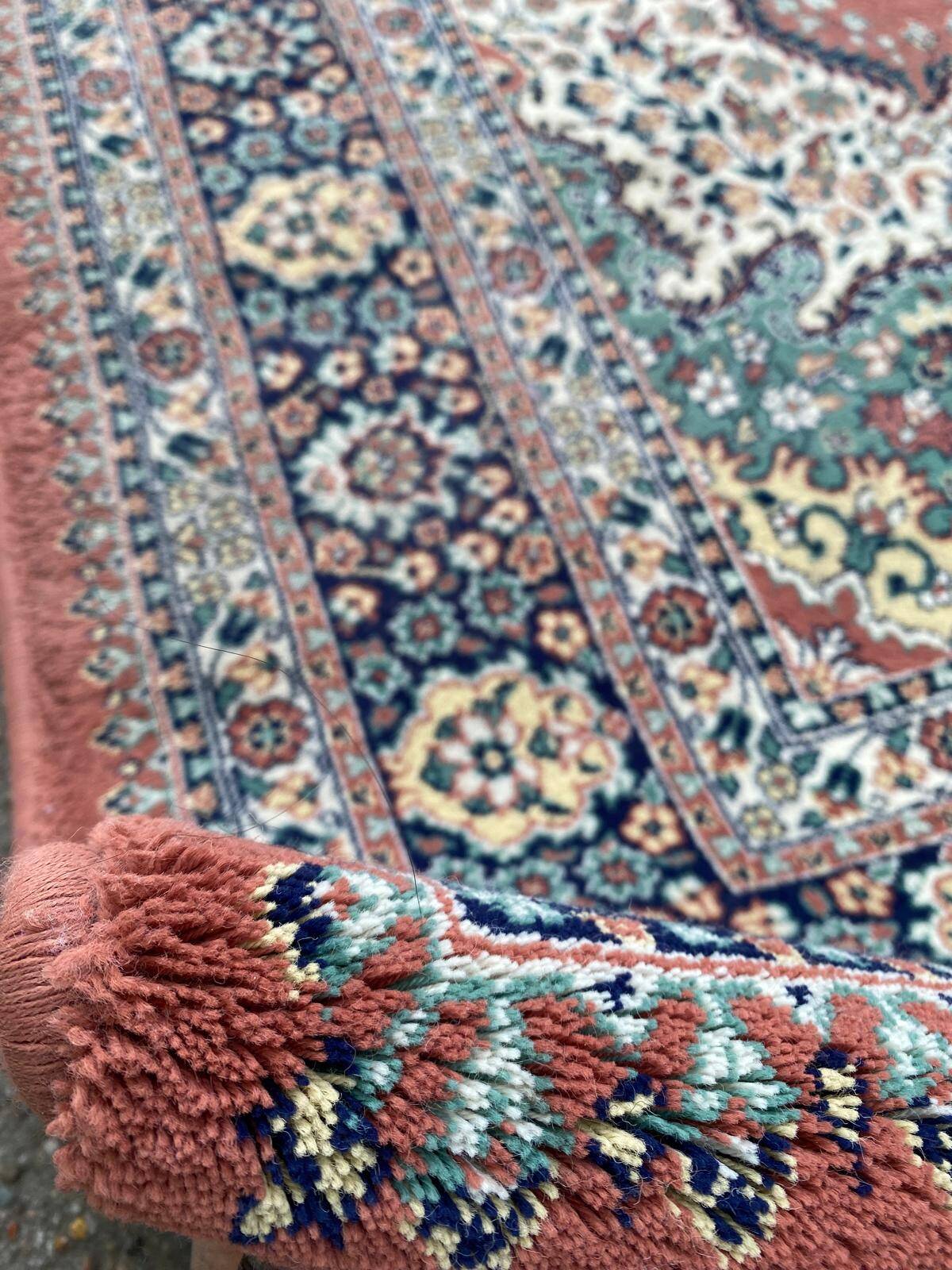 Kasan burgundy red combed wool oriental rug 200x300cm