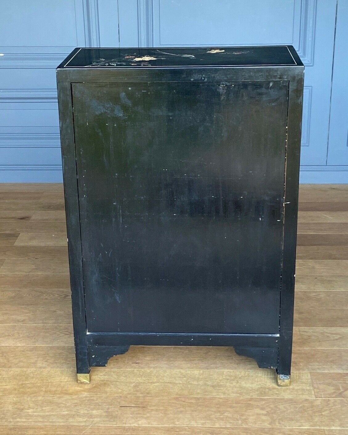 Lacquer furniture china 1960 two doors decor birds and floral black background