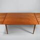 Table à manger en teck par Georg Petersens. Danemark, années 1960.