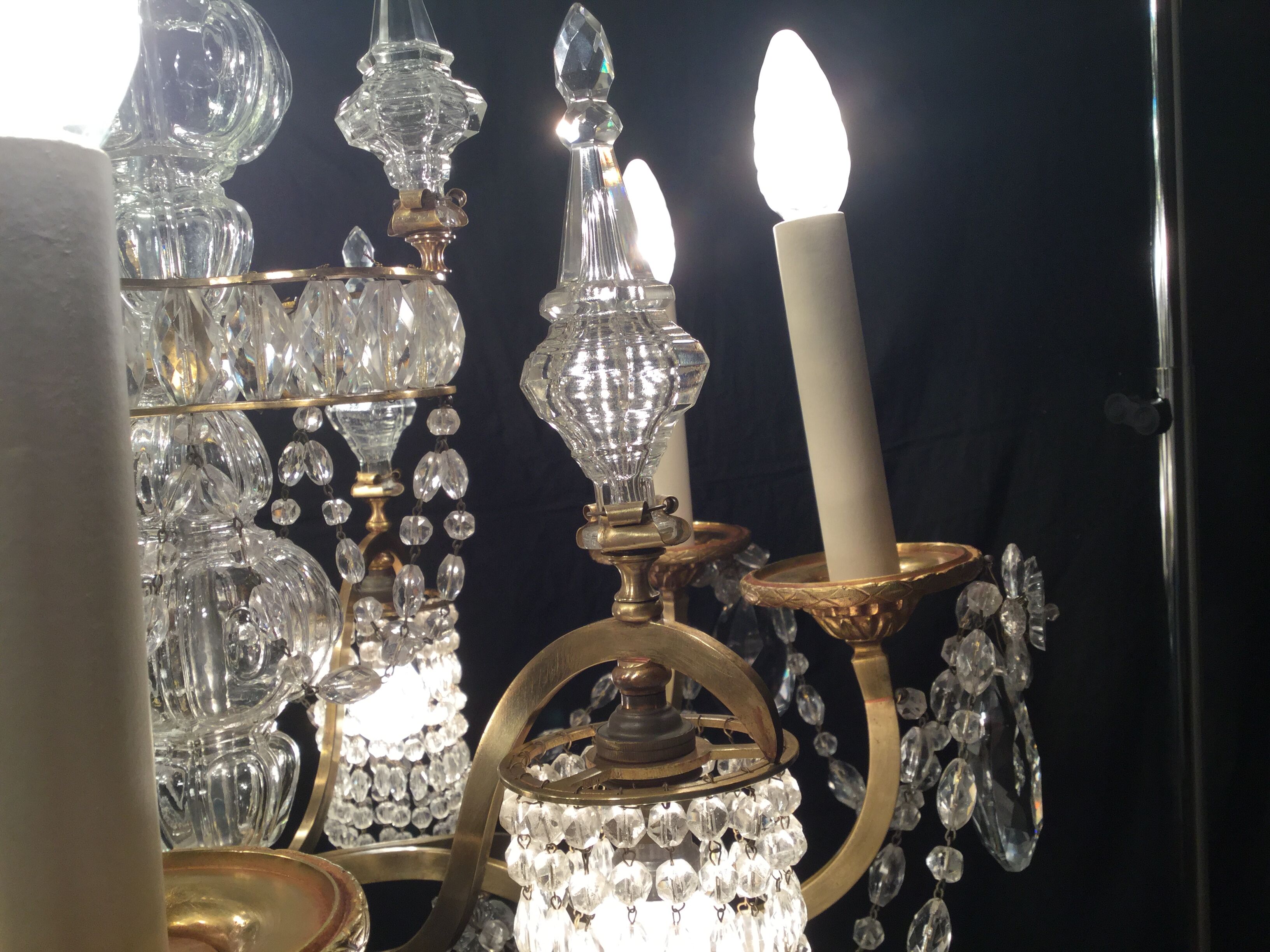 Chandelier bronze and crystal