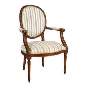 Fauteuil en noyer français