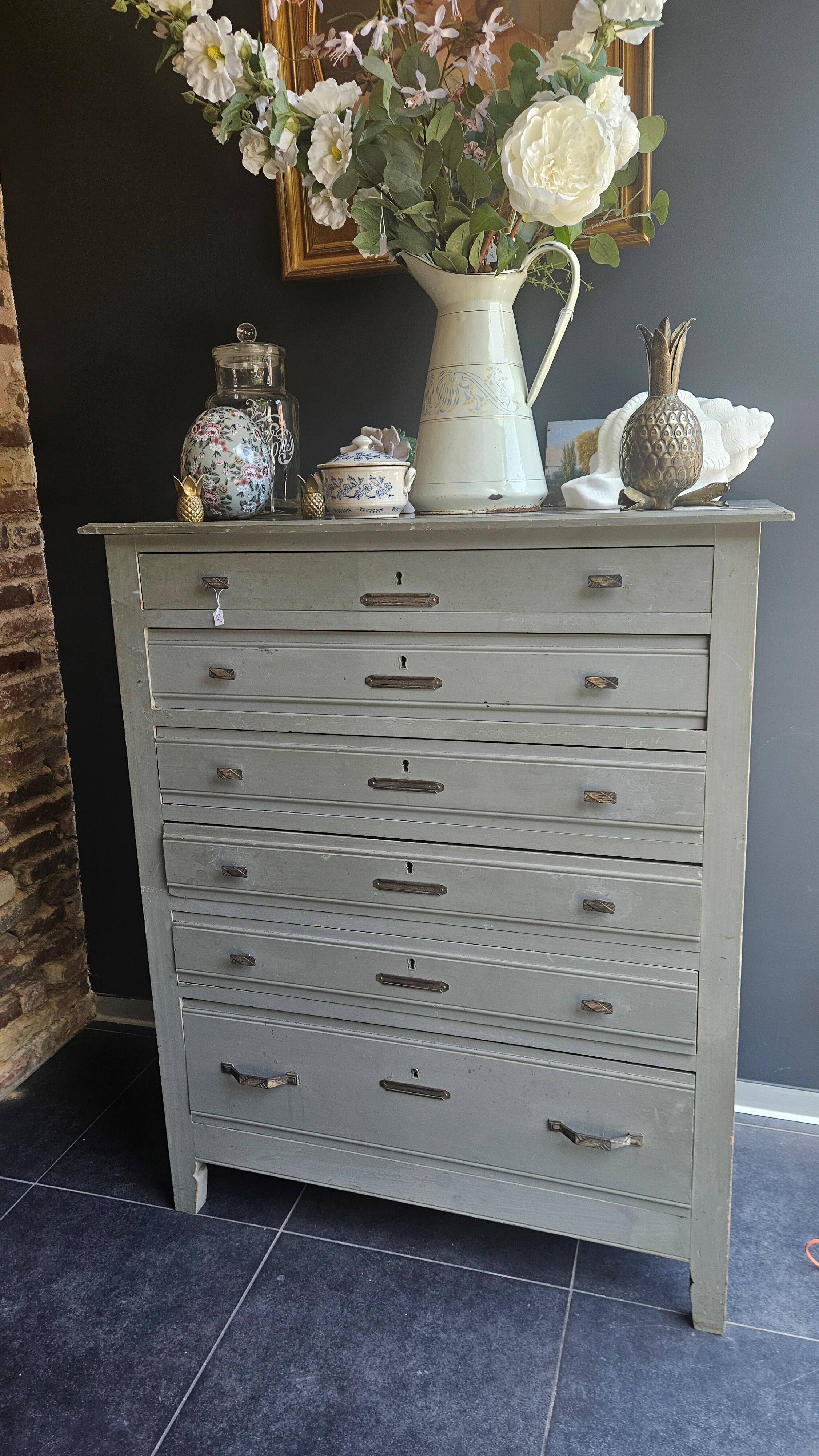 Victorian Chest of Drawers