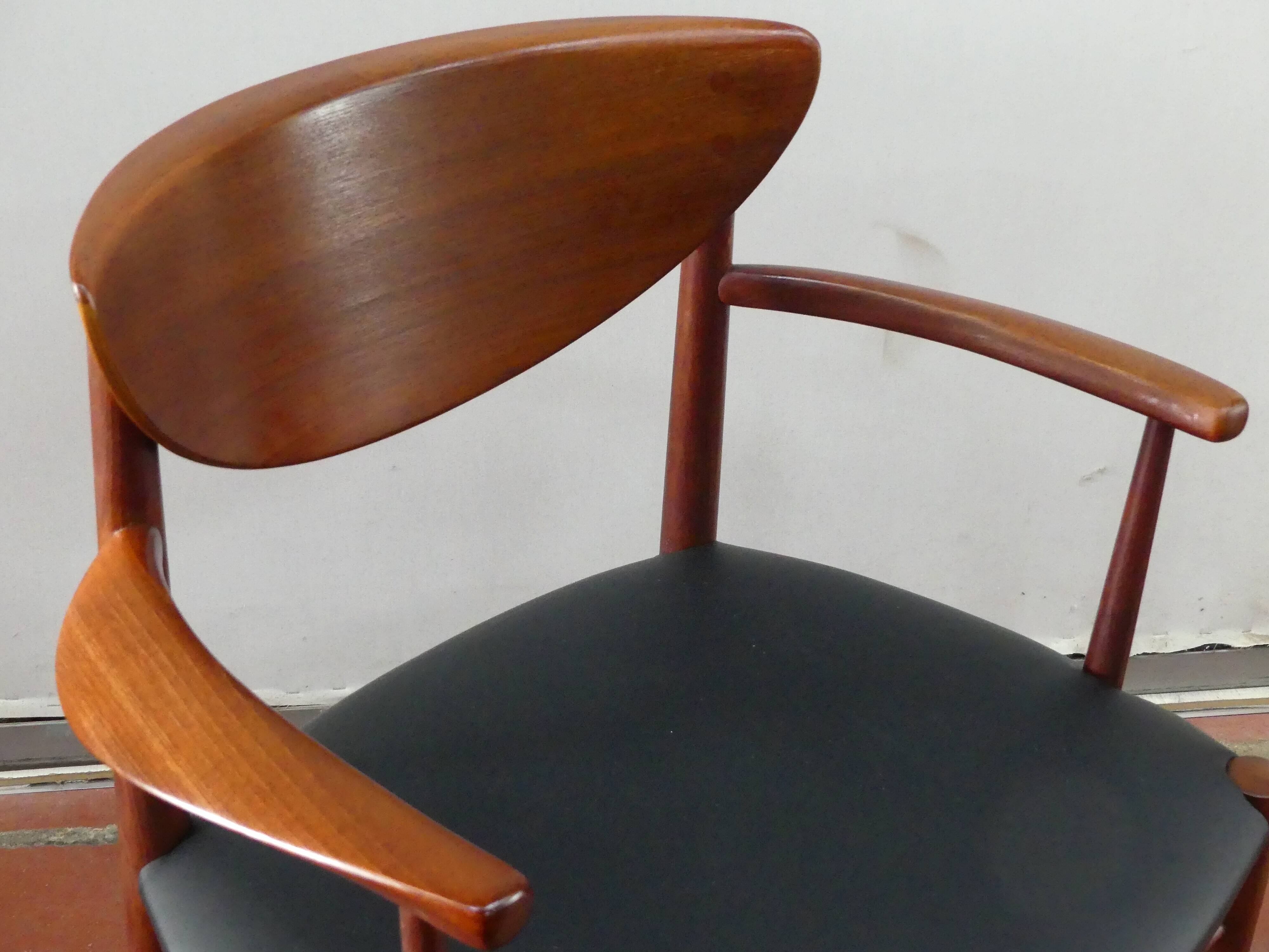 4 model 316 armchairs by Peter Hvidt