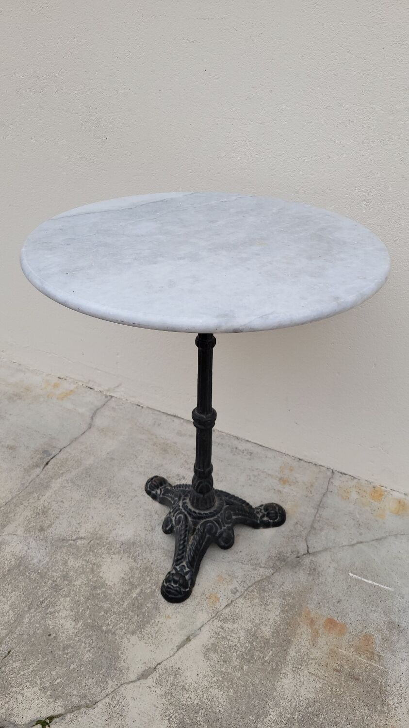 Parisian bistro pedestal table in cast iron and antique marble