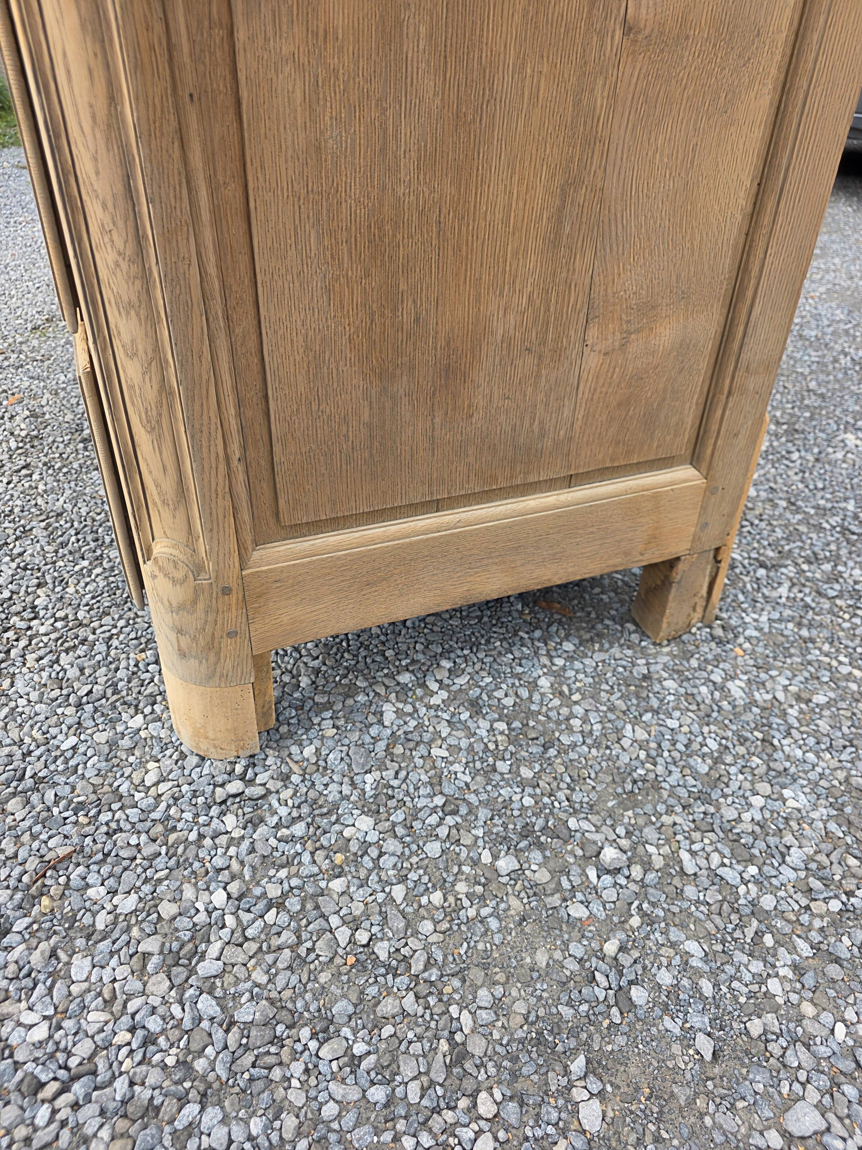 18th-century Louis XV oak commode