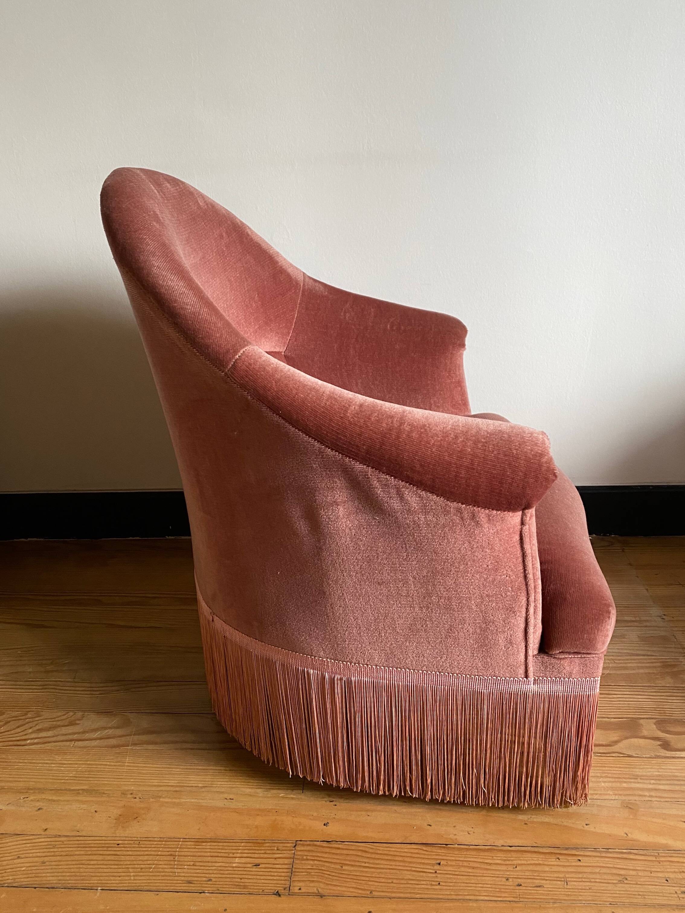 Toad armchair