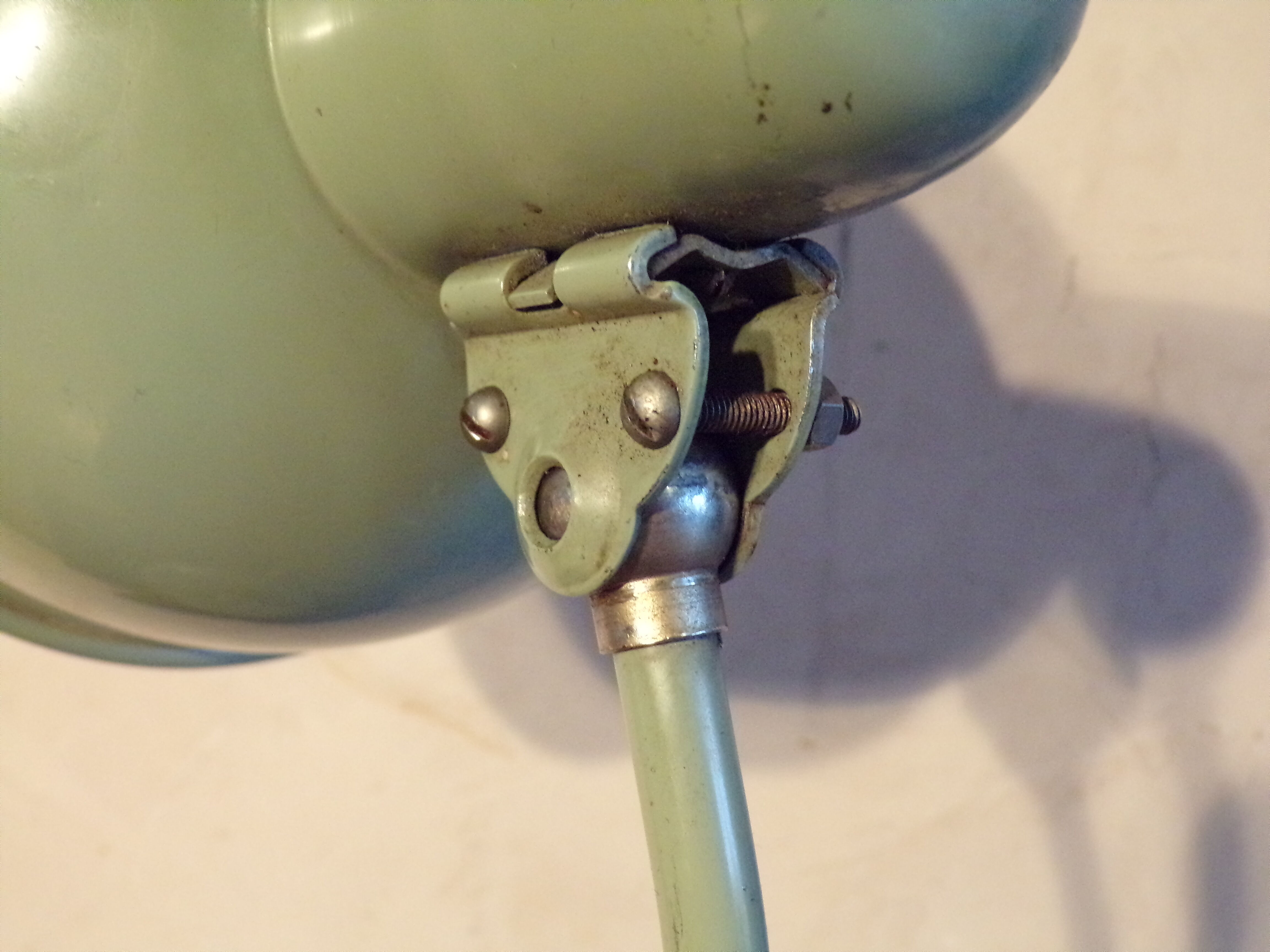 Manufrance articulated workshop lamp