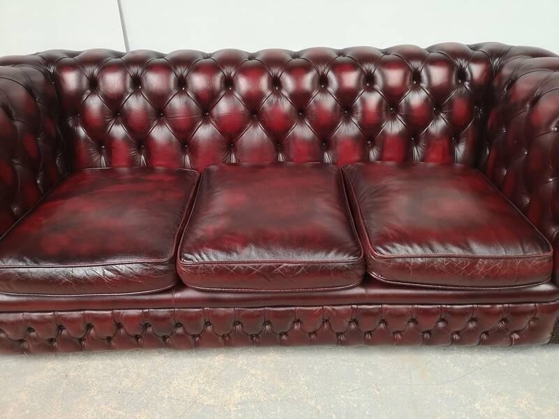 Chesterfield leather sofa burgundy English style