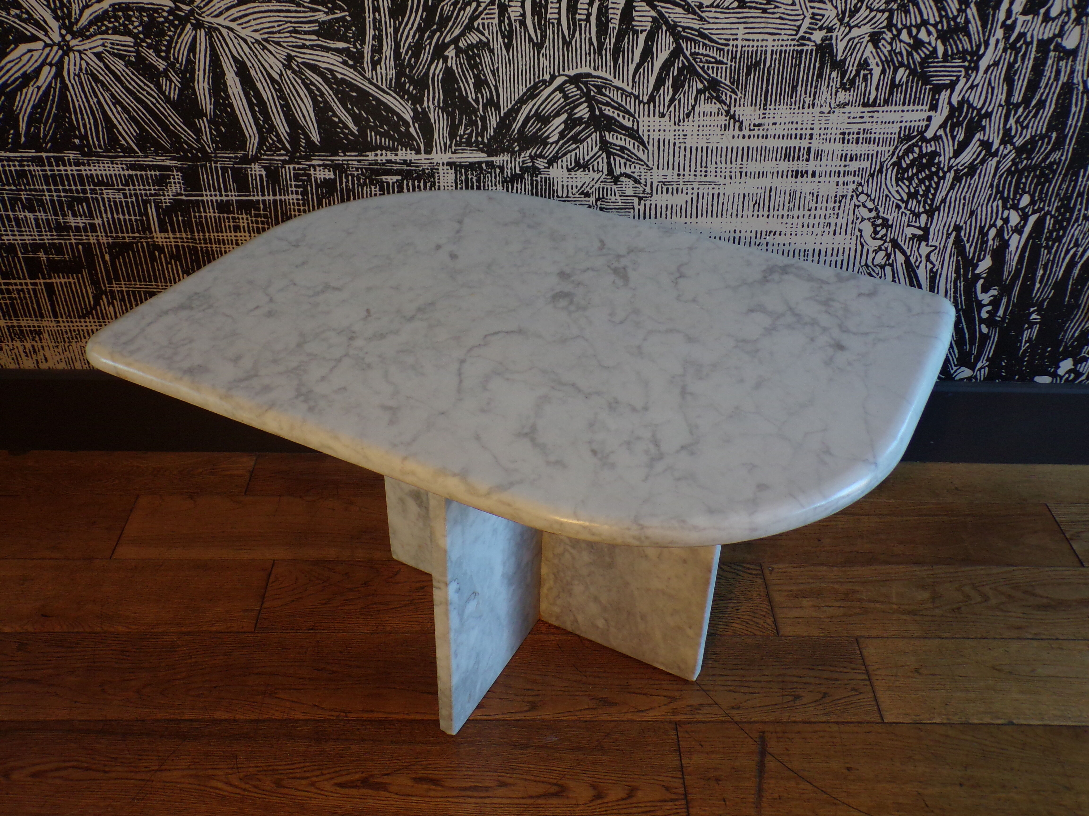 Marble eye coffee table