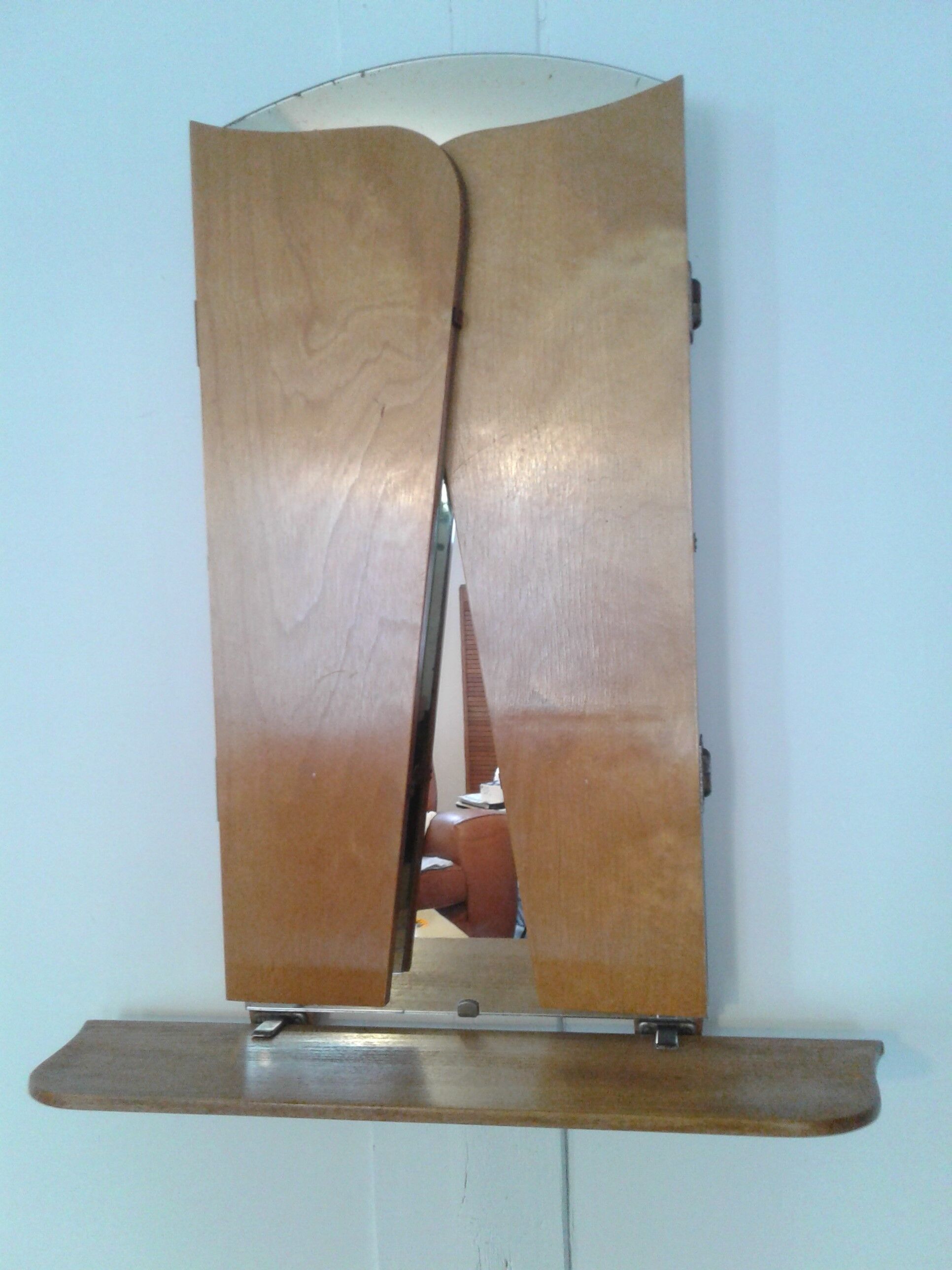 Mirror triptych with tablet 60x65cm