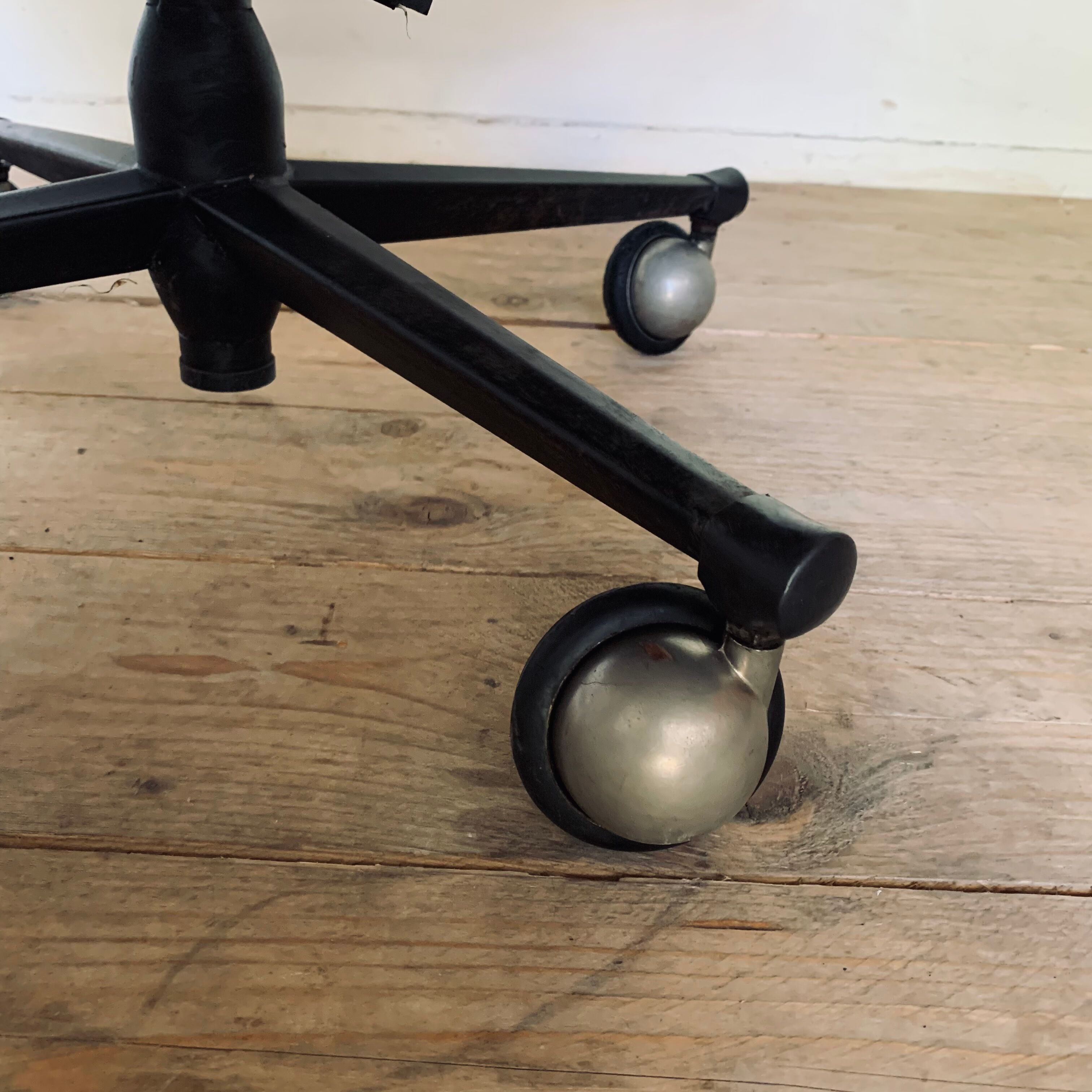 Vintage swivel office chair