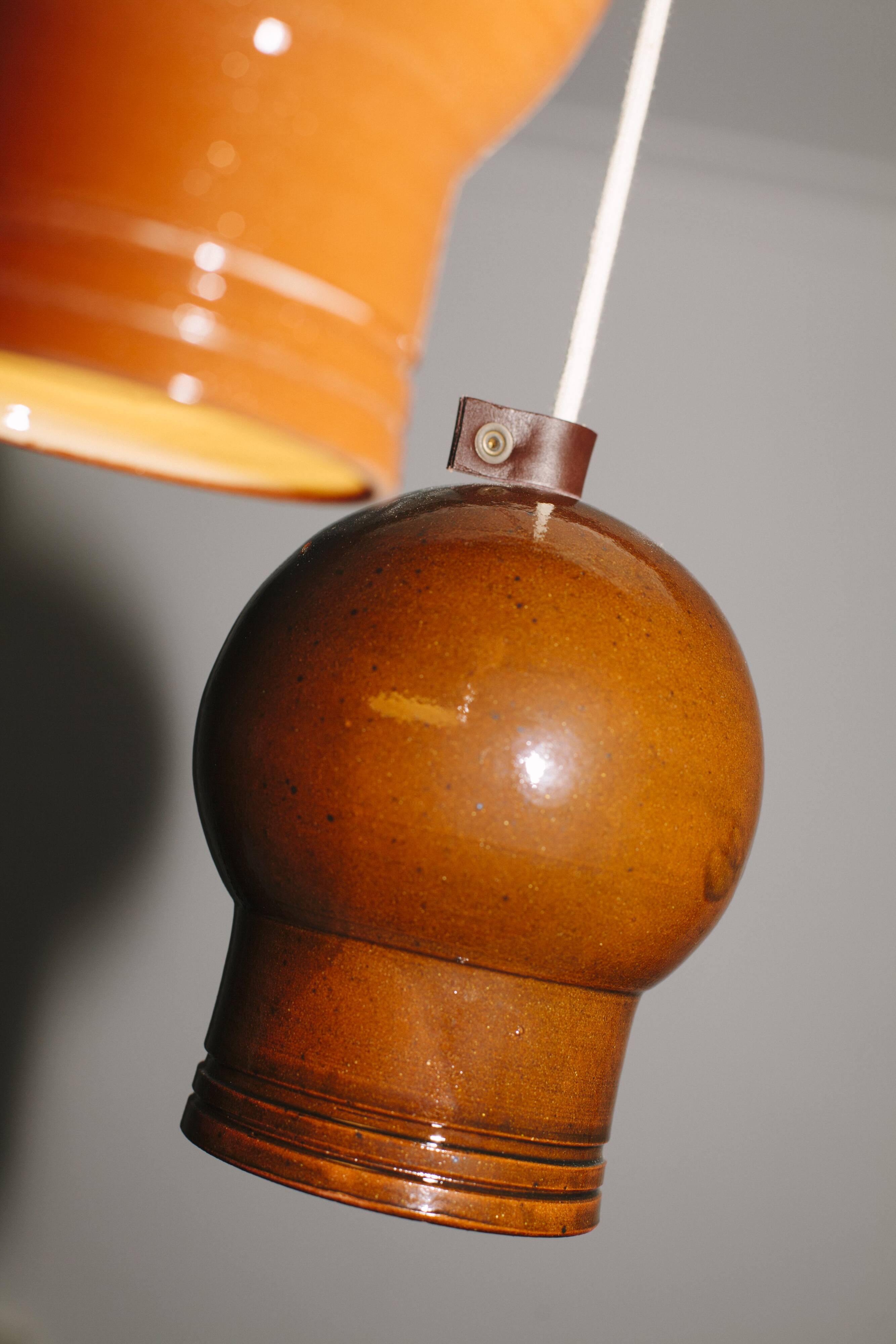 Lampe suspendue en argile verte