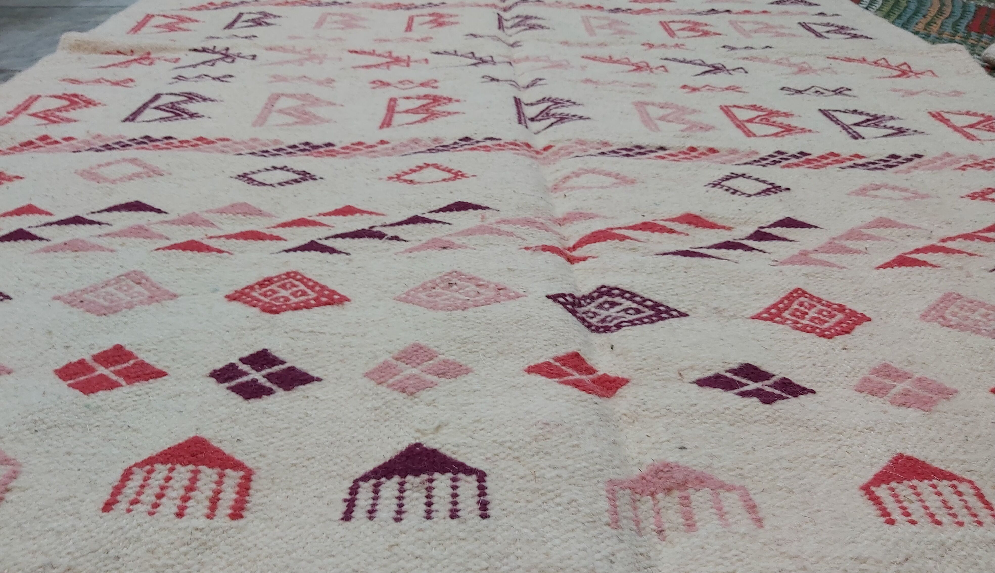 Traditional Berber multicolored white carpet  208x127cm