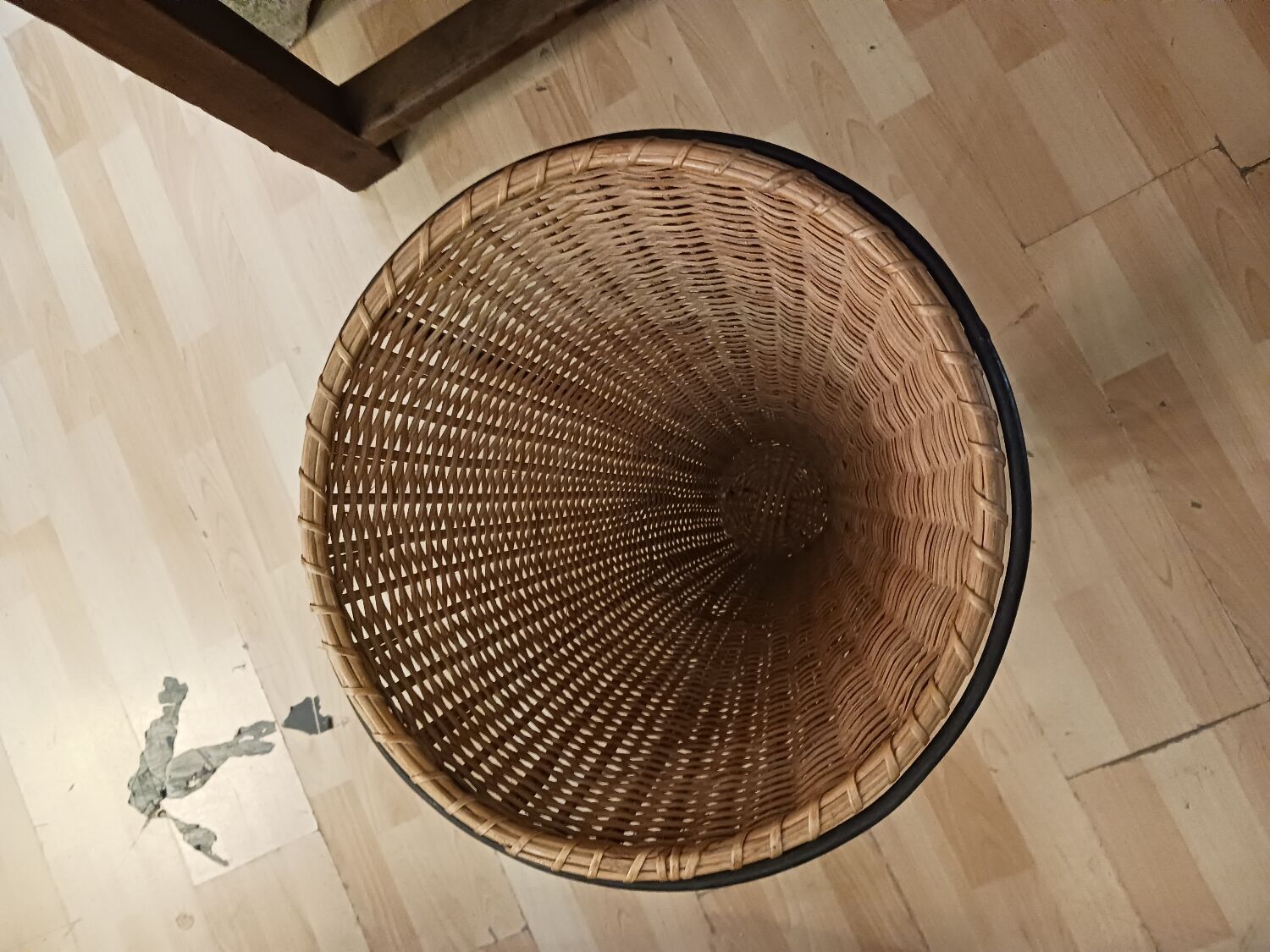 Trash, Vintage metal stand basket 1960, 1970