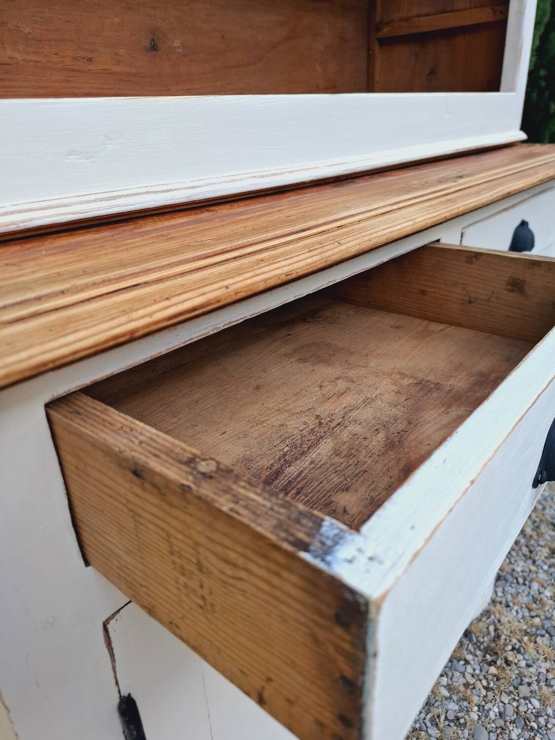 Two-piece buffet in solid fir