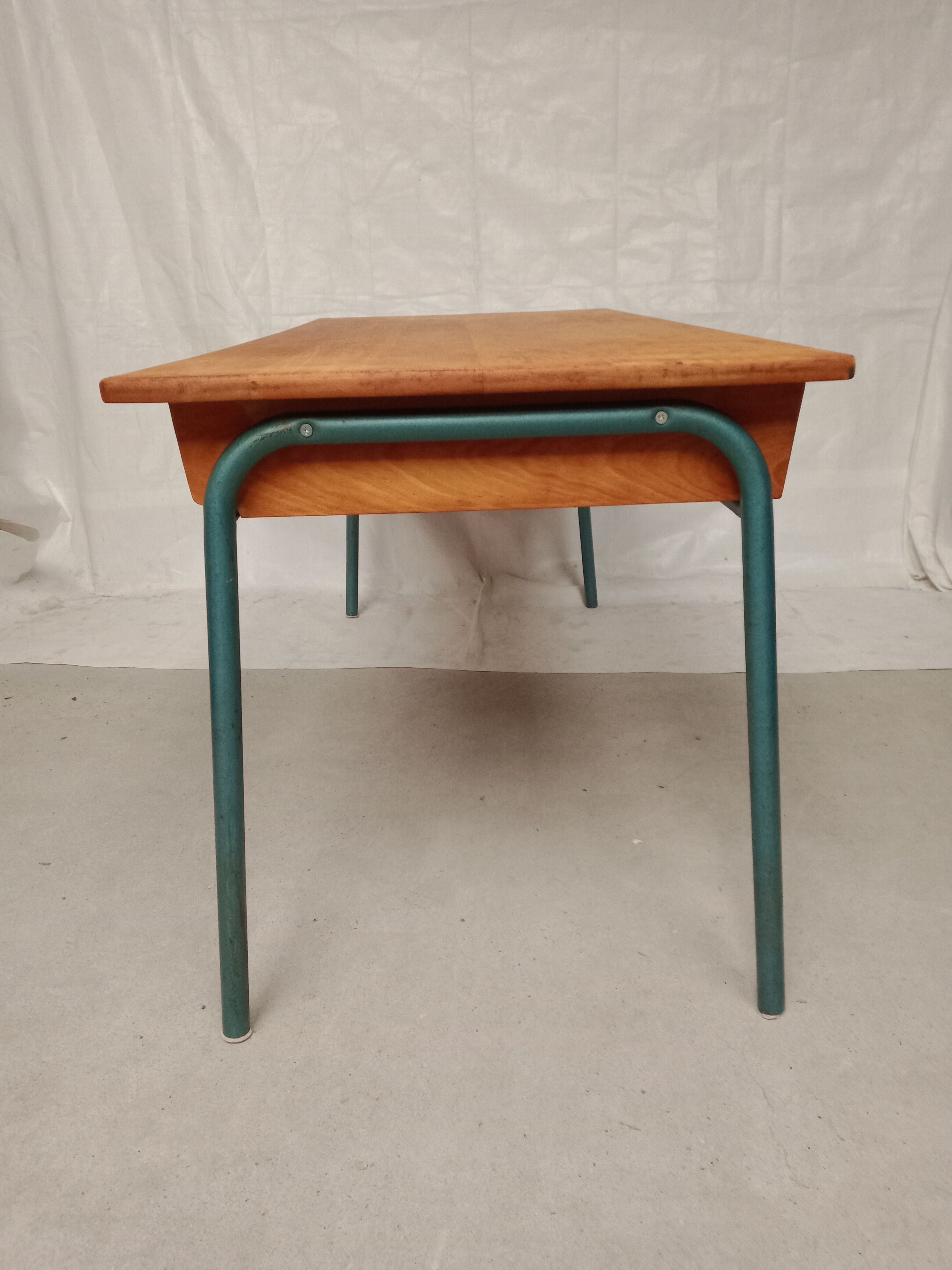 School desk table