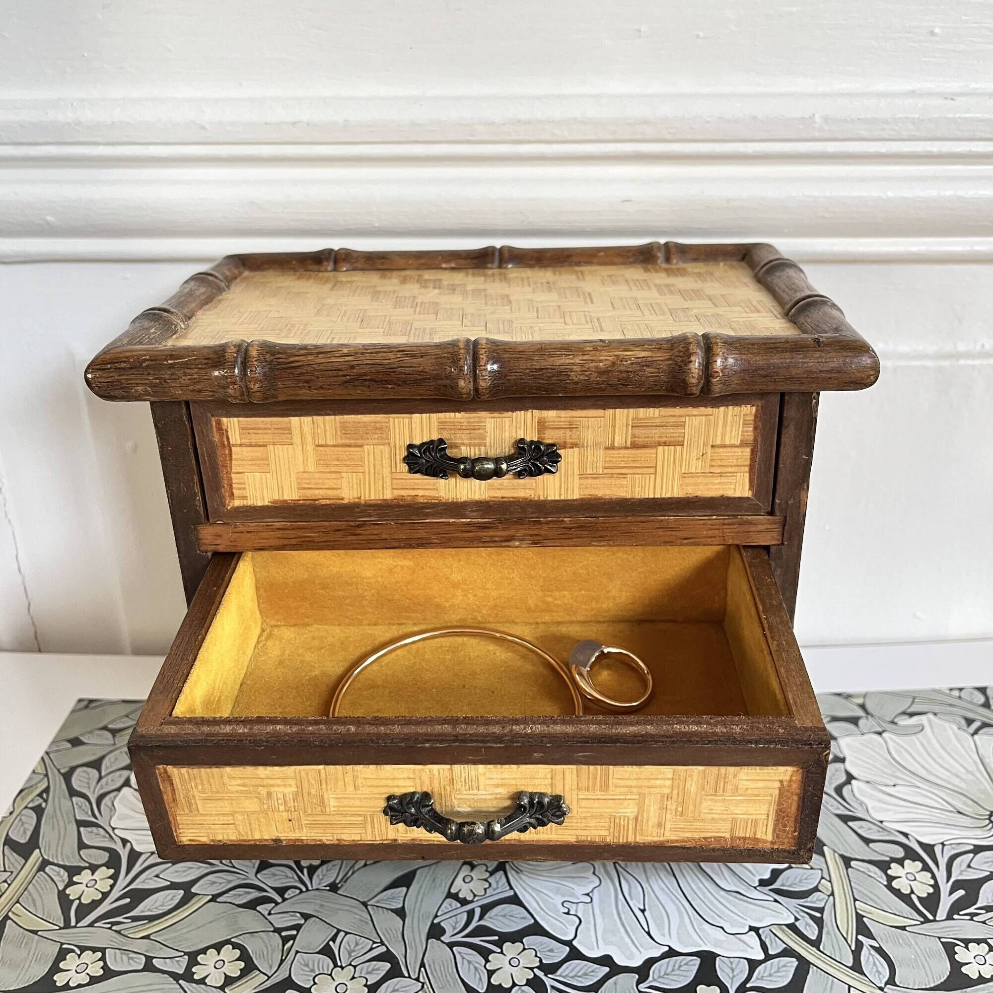 Vintage bamboo 3-drawer chest of drawers jewelry box