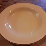 2 soup or serving plates