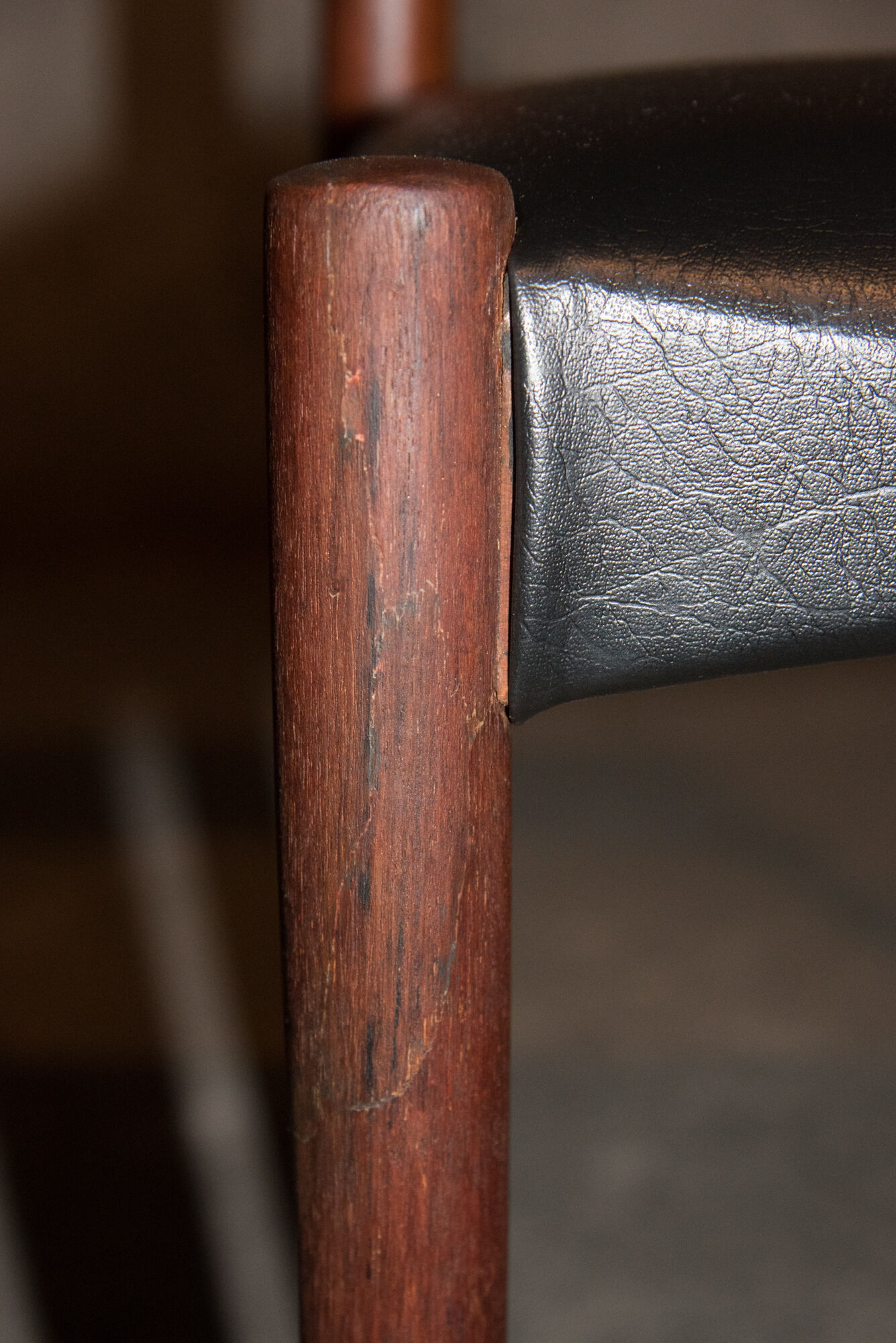 Series of 4 chairs, model MK175, 1961