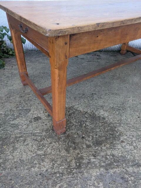 Farm table
