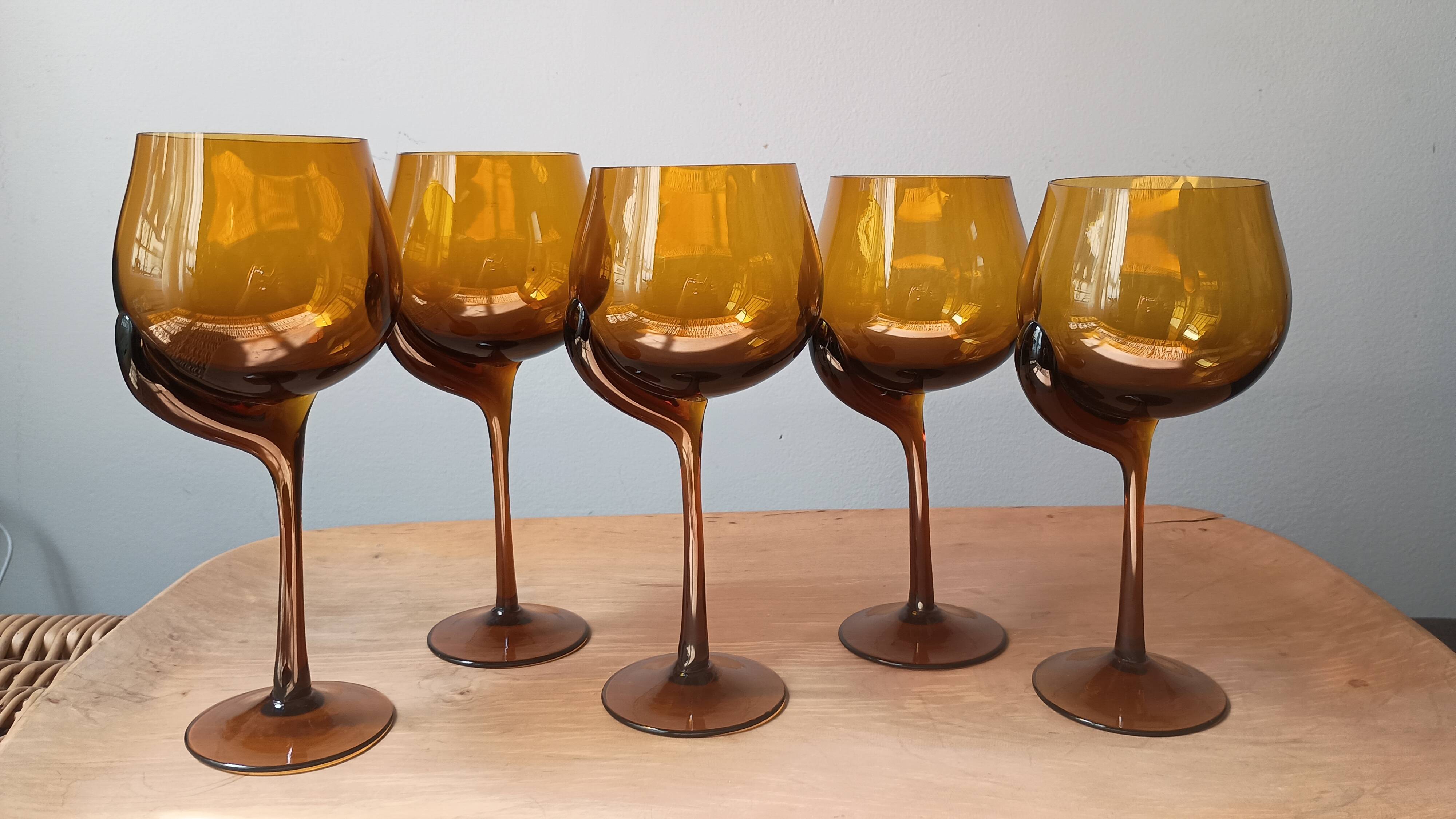 Verres à pieds design vintage
