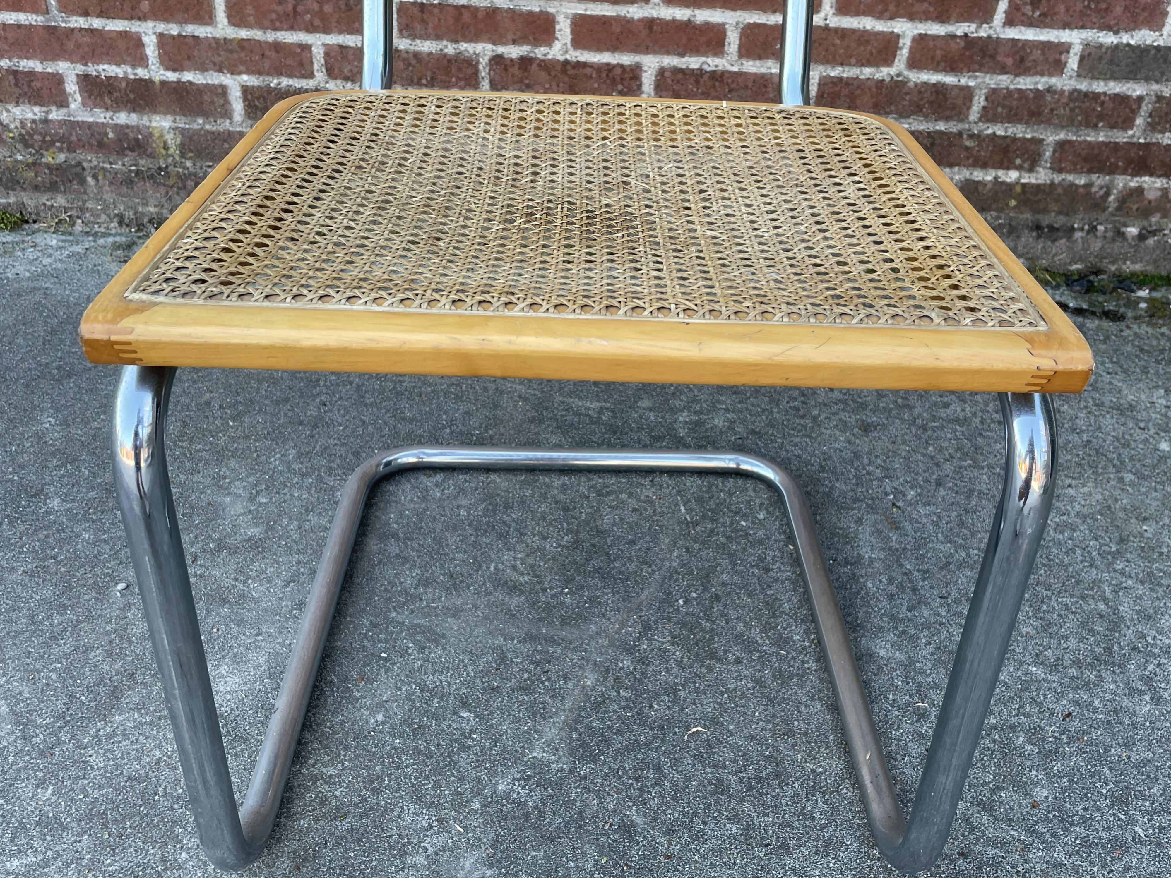 Cesca chair B64 with armrests by Marcel Breuer Design