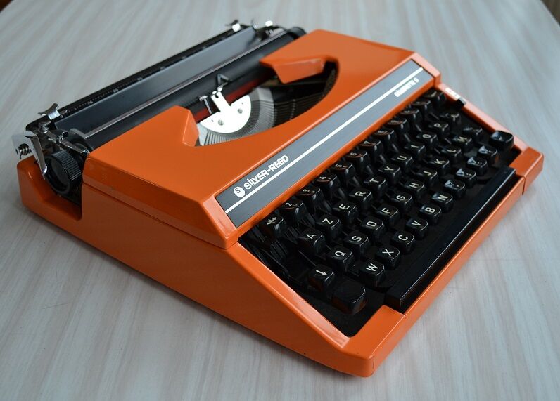 Machine à écrire Silverette orange vintage 60