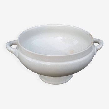 White porcelain tureen from Nimy