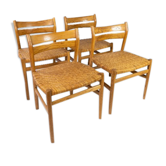 A set of four dining room chairs in oak and seat in papercord, designed by Børge Mogensen