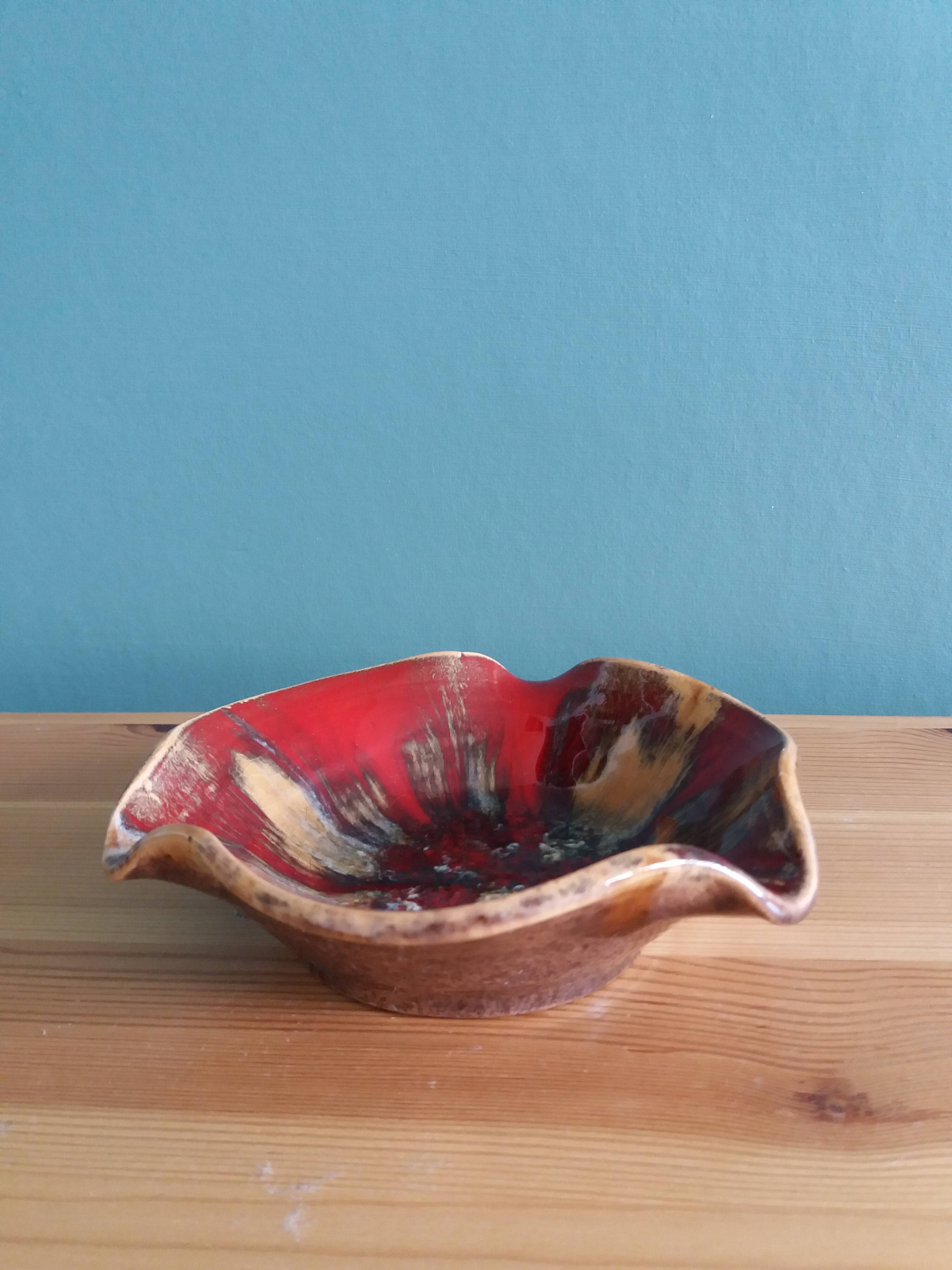 Handcrafted ceramic ashtray from the Basque Country of Béarn, 1970s
