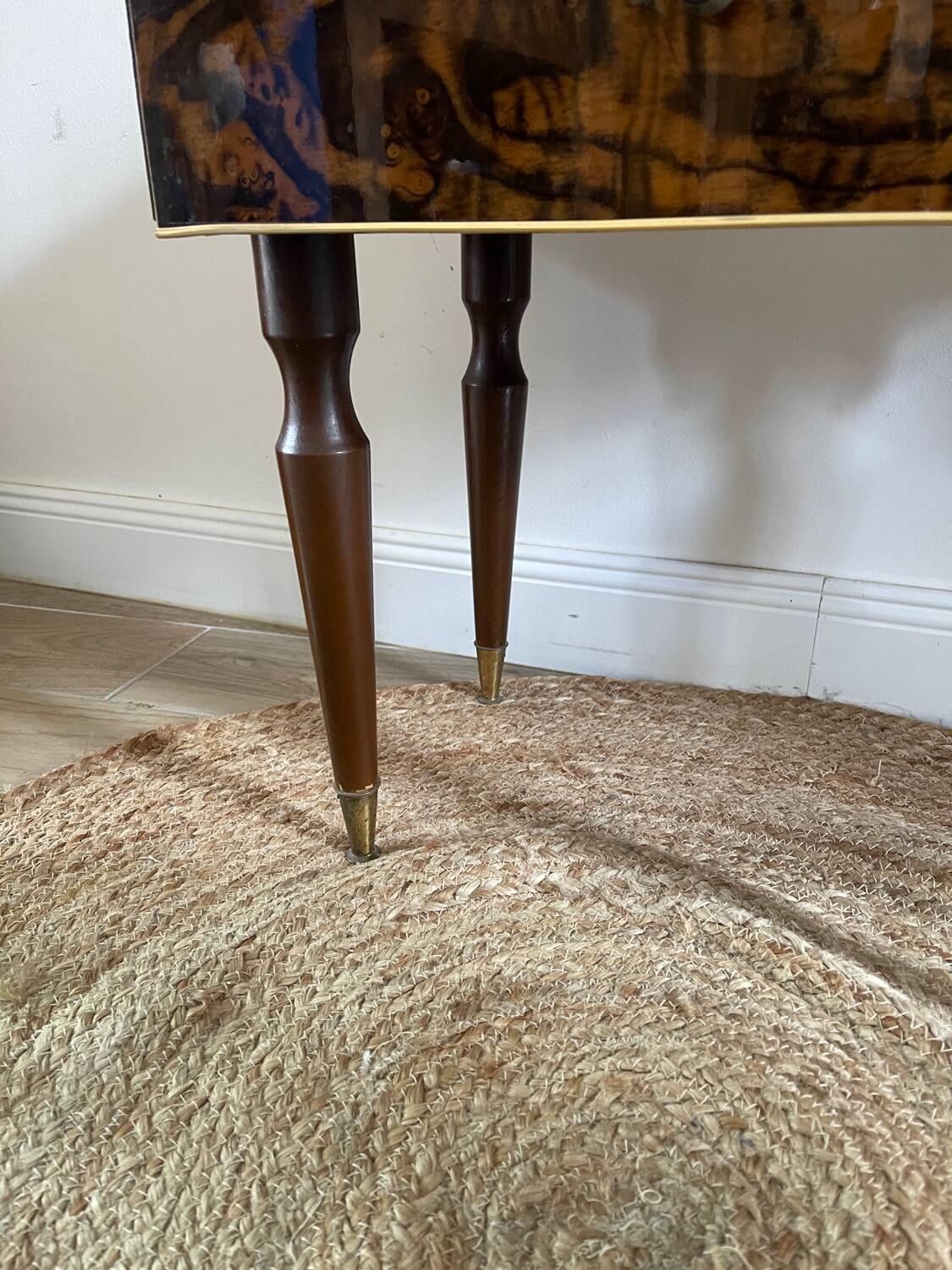 Table de chevet laquée