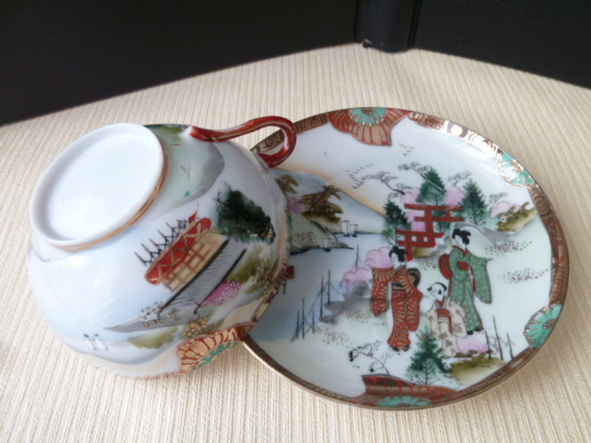Large teacup in Japan Porcelain