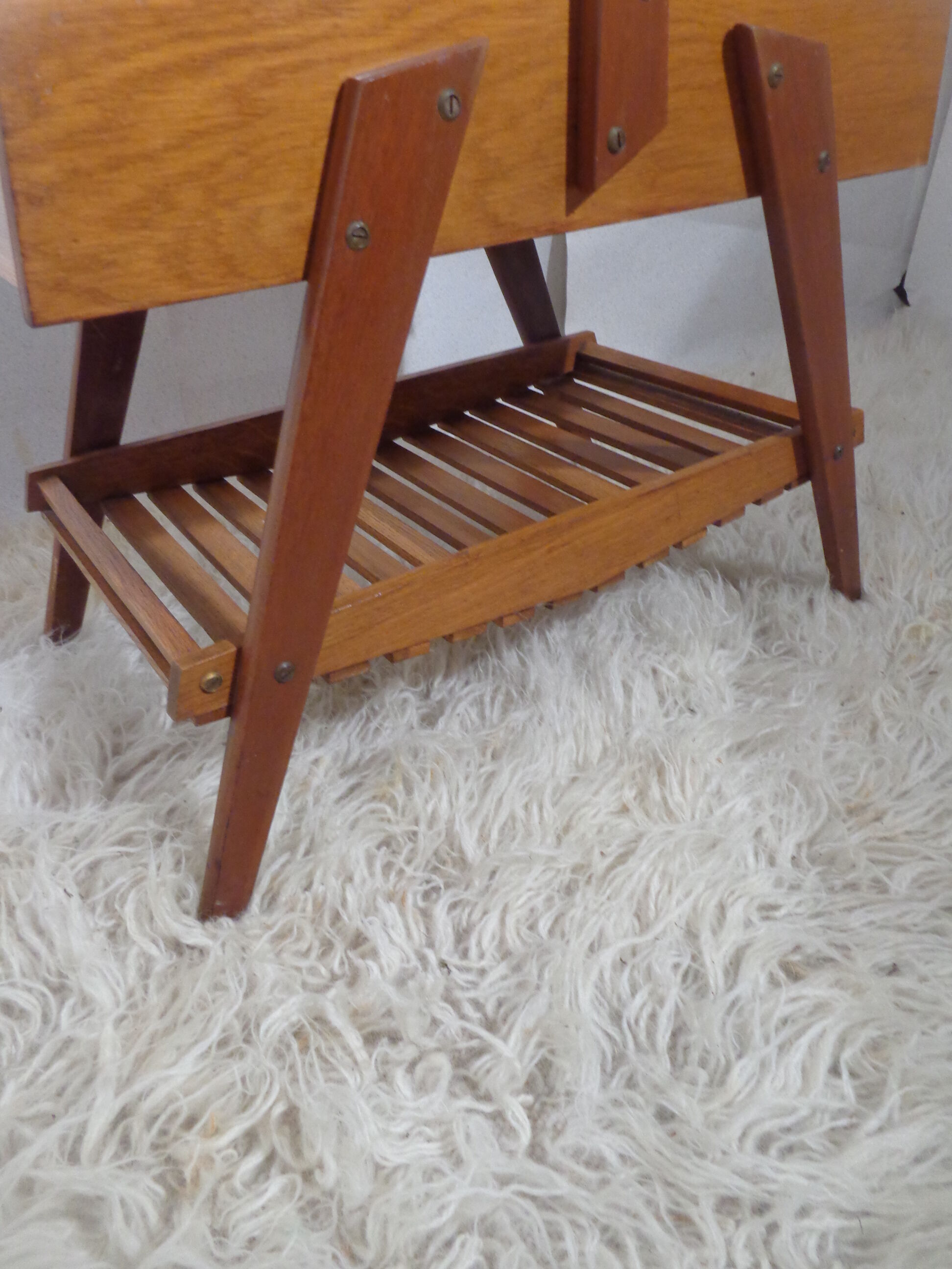 Workervintage feet compass