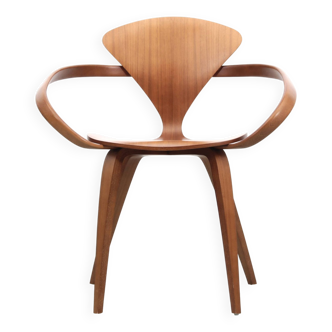 Cherner armchair in walnut. Second hand