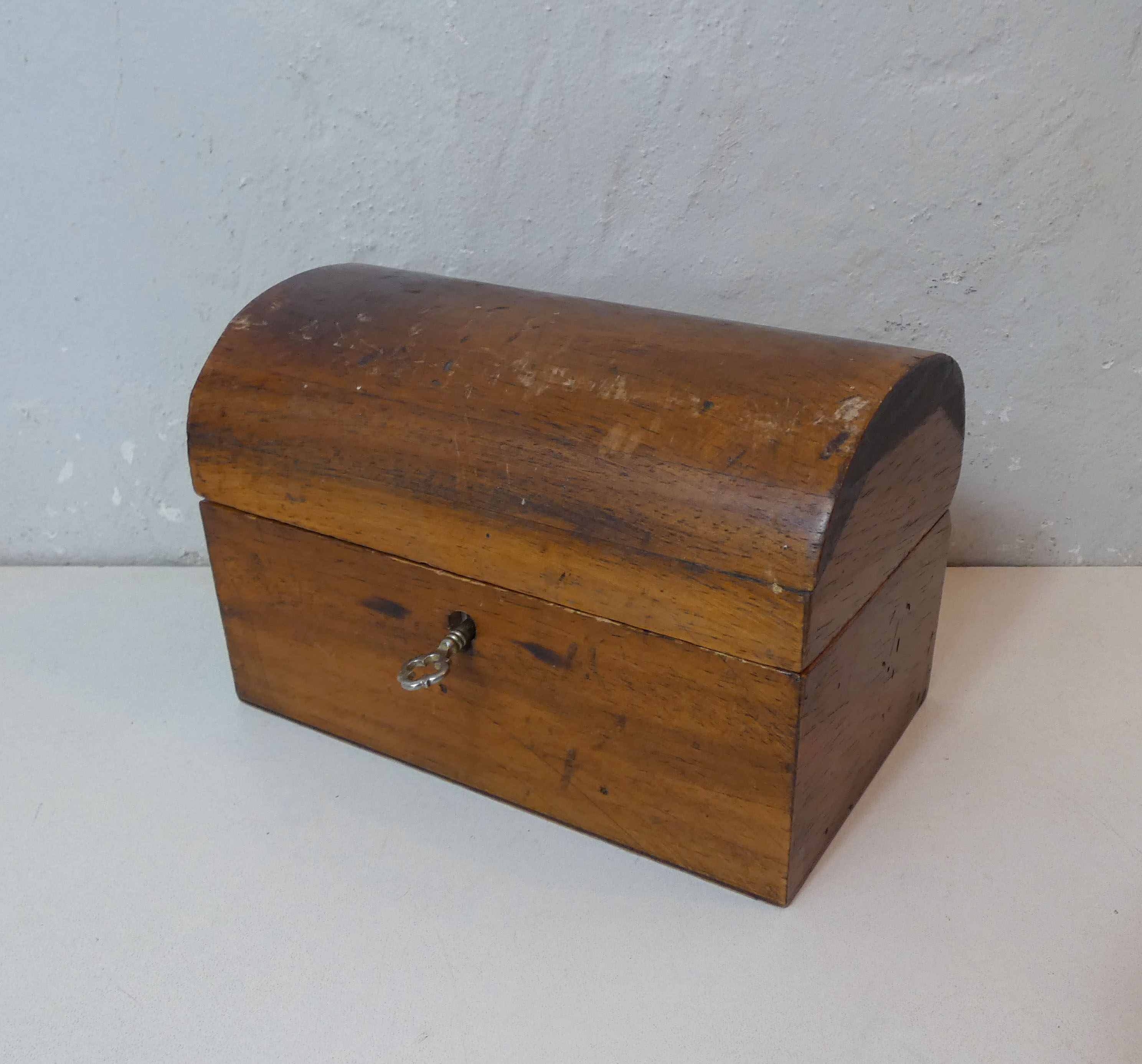 old wooden box vintage jewelry box