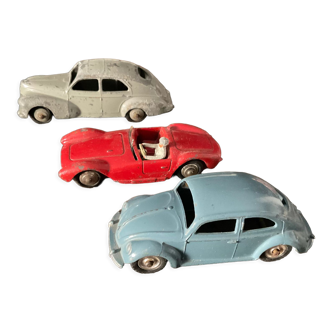 Lot 3 voiturettes dinky toys, peugeot, maserati, volkswagen