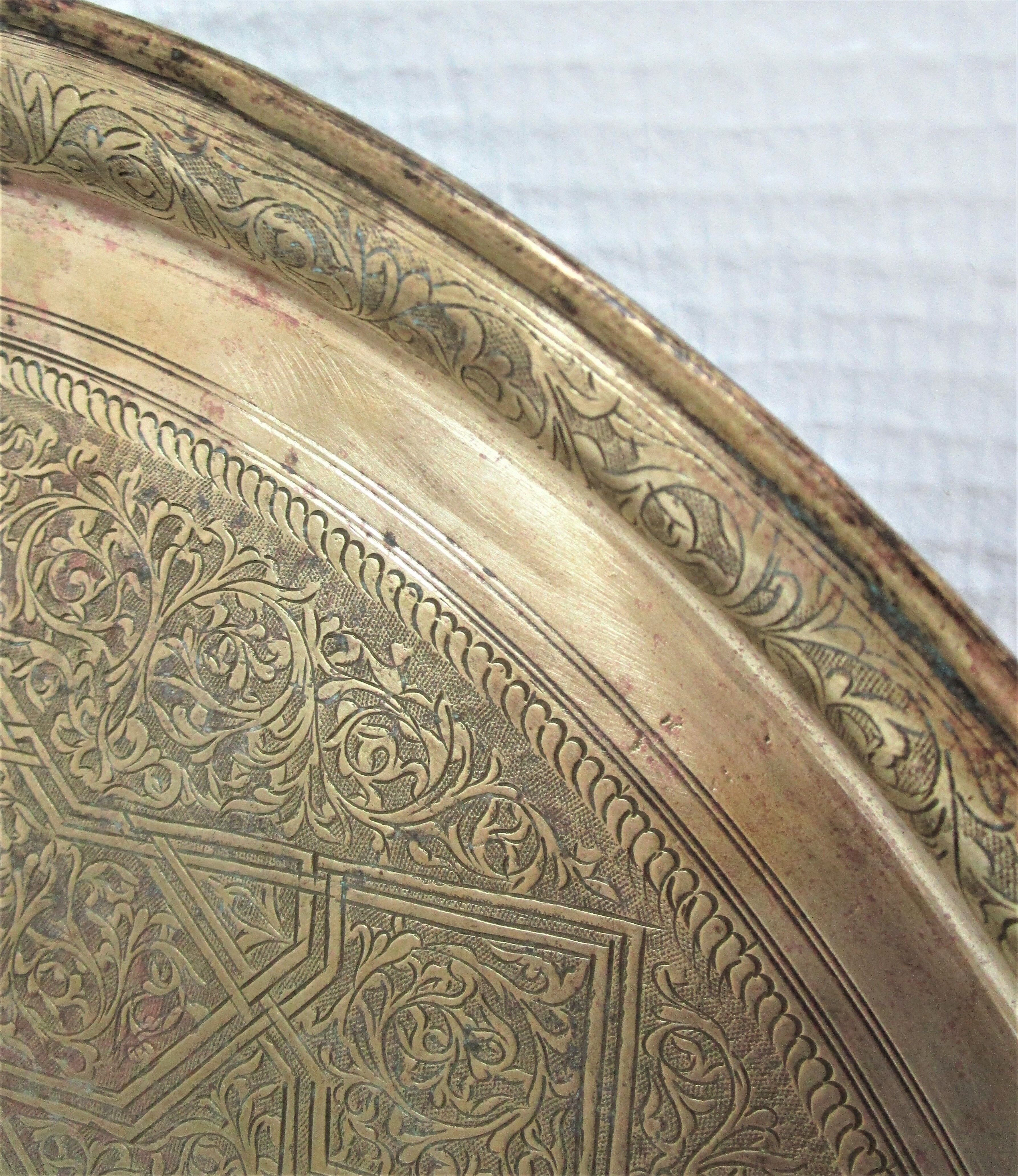 Oriental brass top leafy decoration xl diameter 48 cm vintage