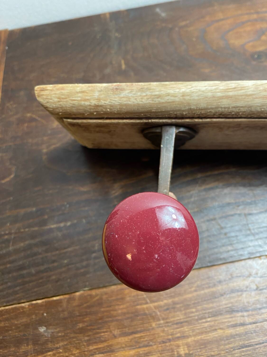 Wall hook with three hooks in wood, wrought iron, porcelain balls
